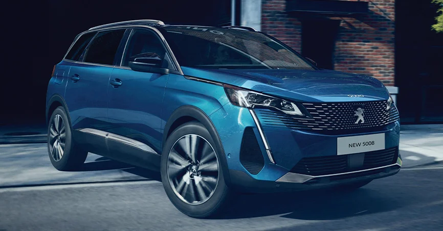 Phần đầu xe Peugeot 5008 2022.