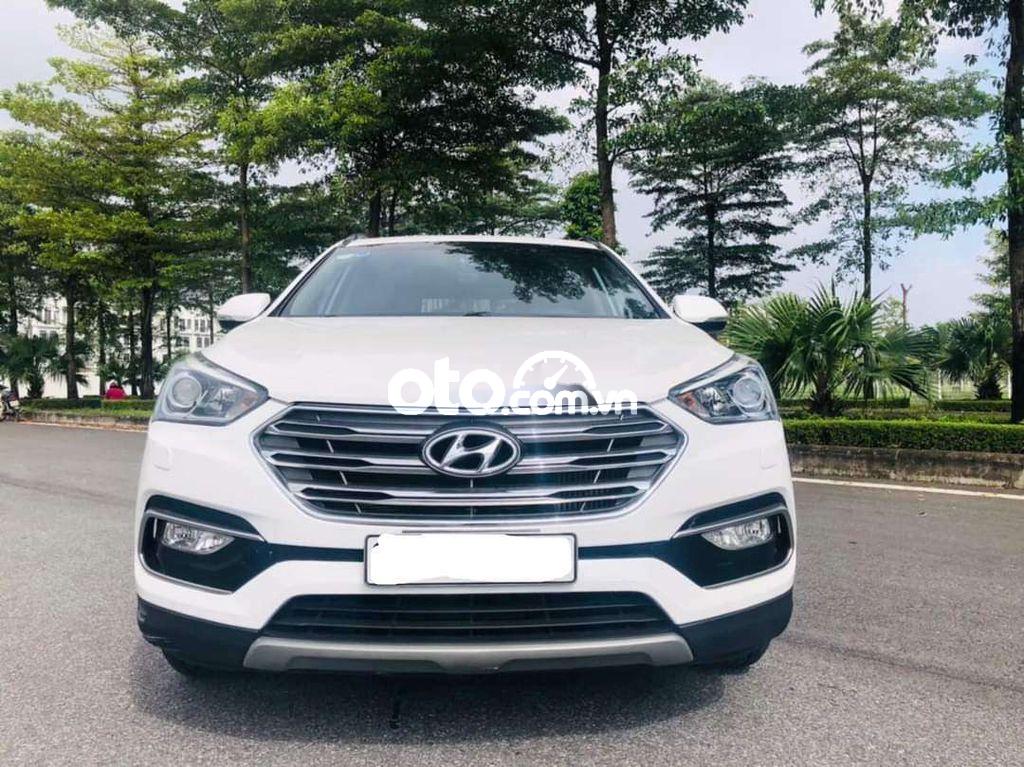 Cần bán Hyundai Santa Fe đời 2018, màu trắng, giá 820tr