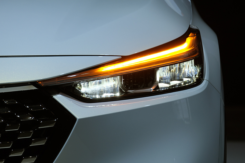 Cụm đèn pha trên Honda HR-V 2022.