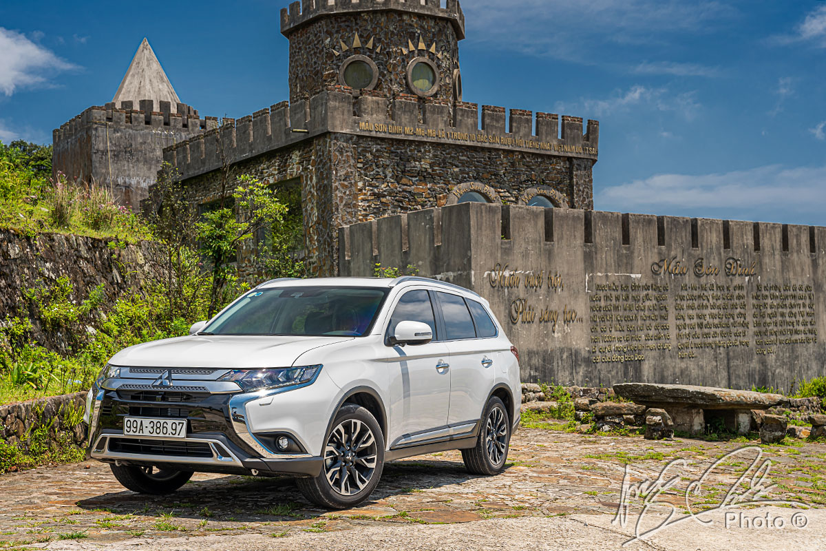 mua xe Mitsubishi Outlander 2020 cũ .