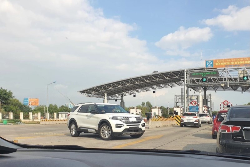 Bắt gặp Ford Explorer 2022 chạy thử tại Việt Nam 1