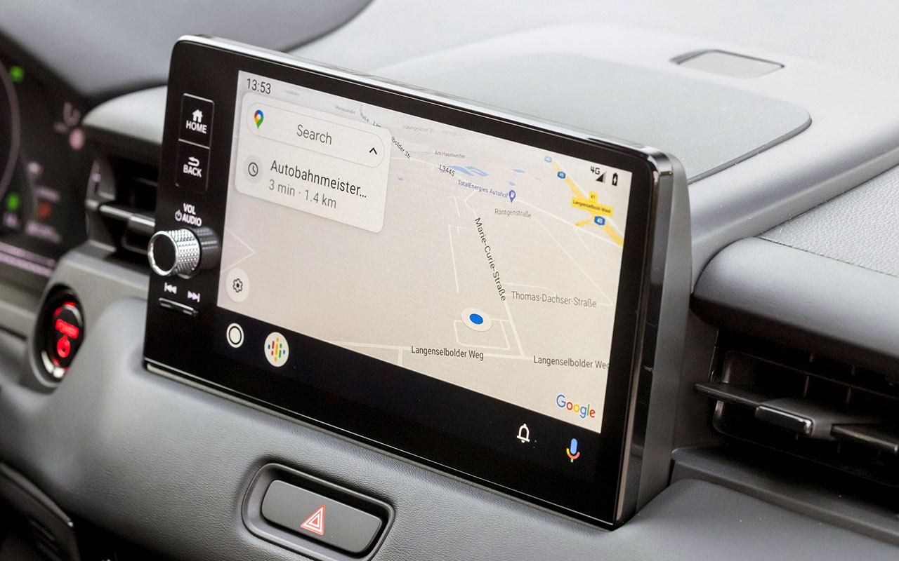 Hệ thống giải trí trên xe Honda CR-V 2022 tích hợp dịch vụ của Google.