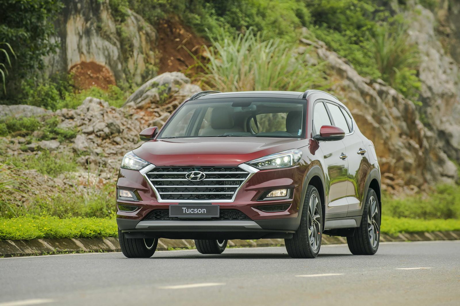Hyundai Tucson cũng được vinh danh trong tháng này