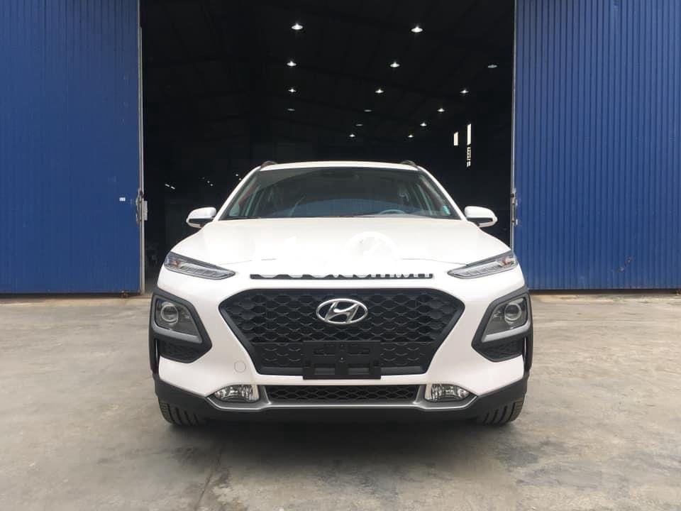 Bán xe Hyundai Kona 2.0 AT 2021, màu trắng, nhập khẩu nguyên chiếc