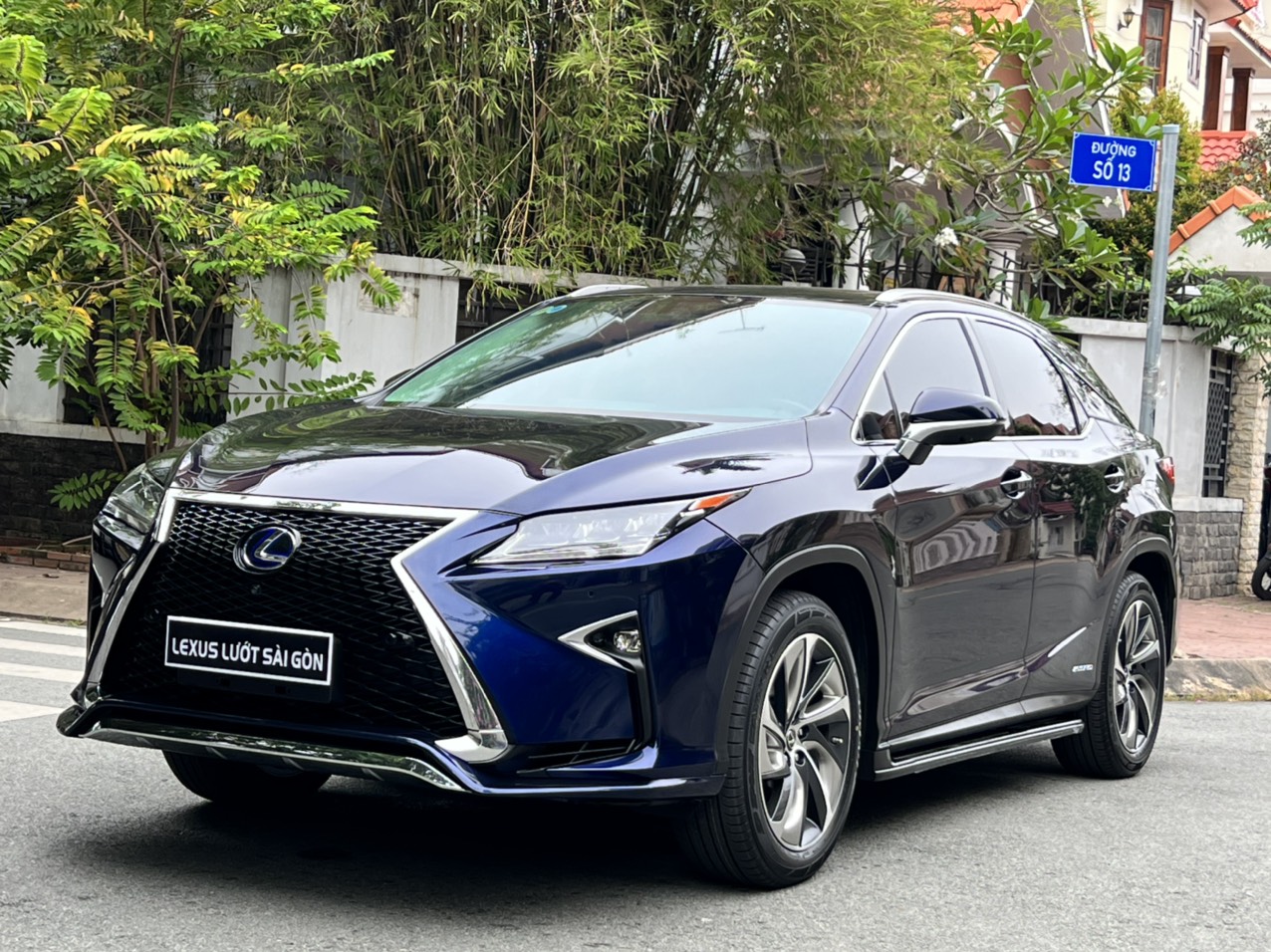 LEXUS LƯỚT SÀI GÒN