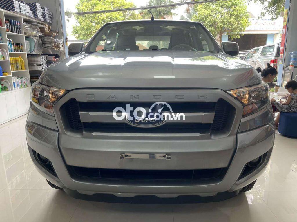 Cần bán xe Ford Ranger XLS 2016, màu bạc, xe nhập số sàn