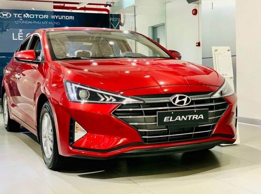 Bán xe Hyundai Elantra sản xuất 2021, màu đỏ, giá tốt