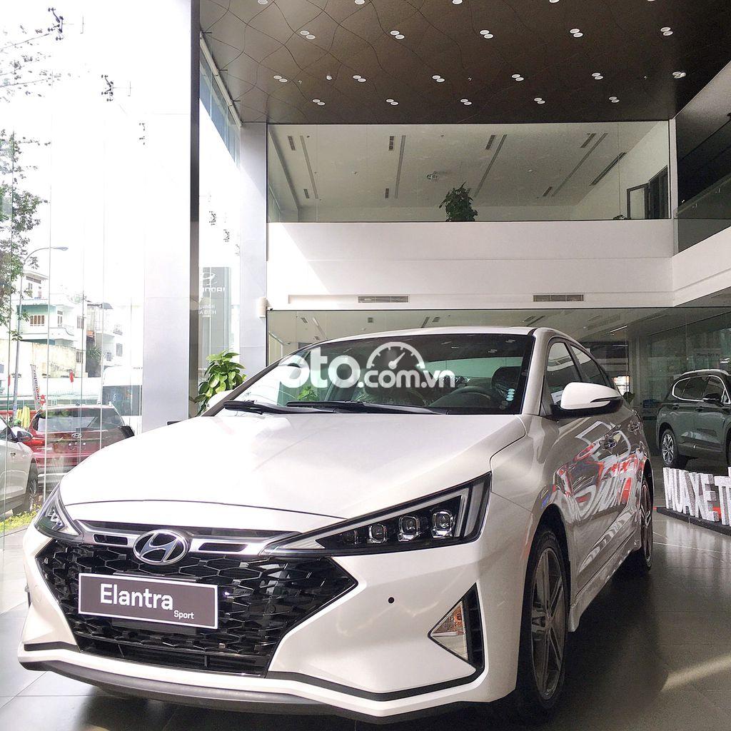 Bán ô tô Hyundai Elantra 1.6 MT đời 2021, màu trắng, nhập khẩu nguyên chiếc 