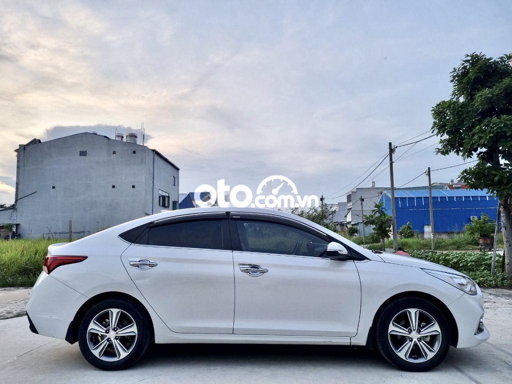 Cần bán Hyundai Accent 1.4 ATH đời 2020, màu trắng