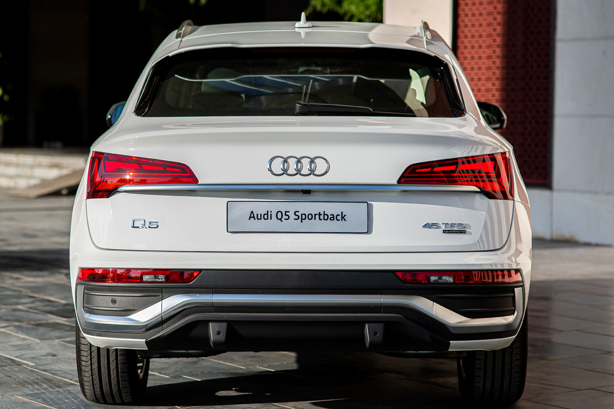 Đuôi xe Audi Q5 Sportback.