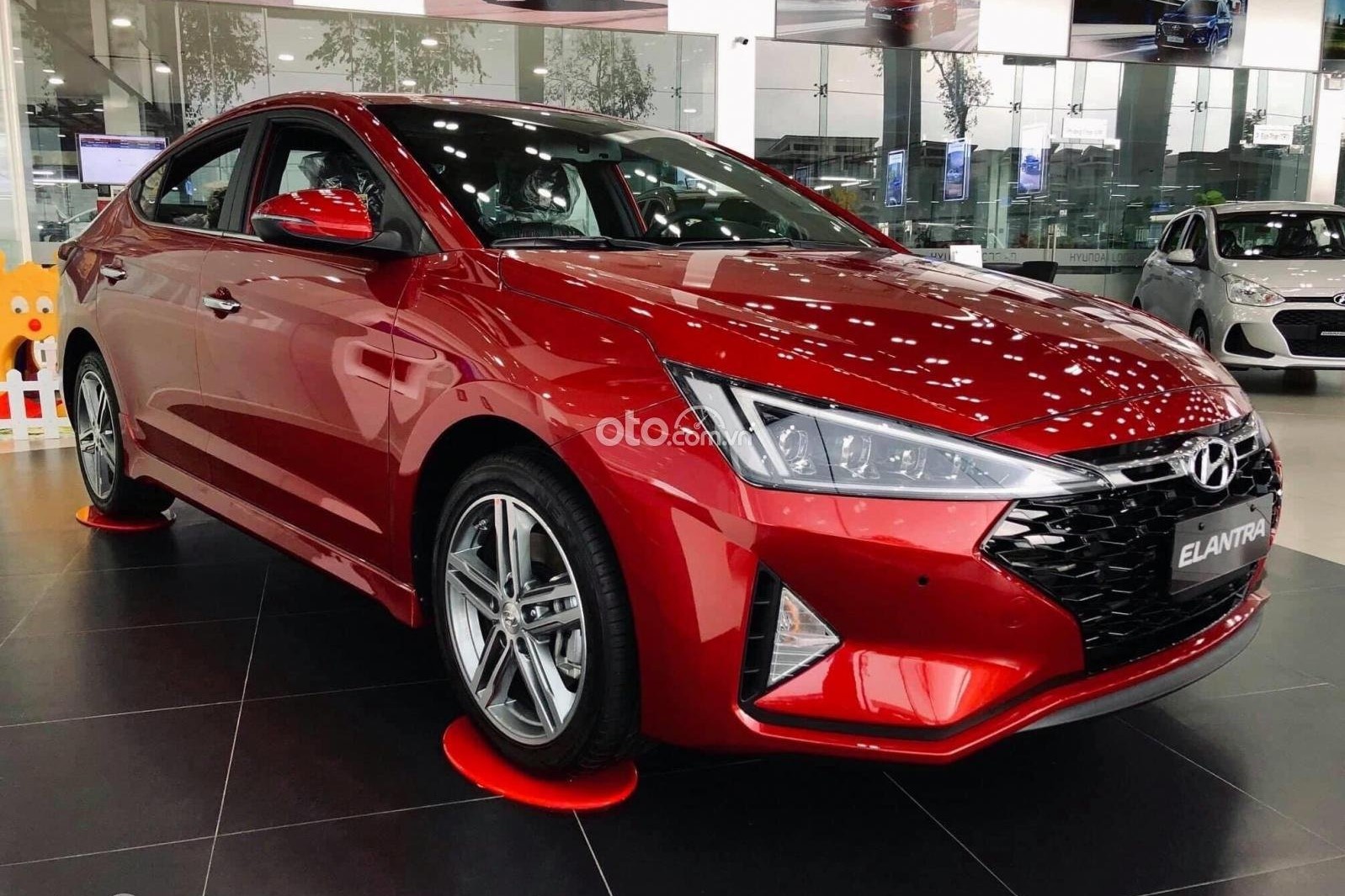 Hyundai Elantra tại đại lý hiện chỉ còn 525 triệu đồng đối với bản&nbsp;1.6 MT 1