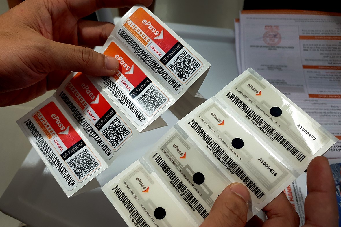 Chủ xe phải trả chi phí dán thẻ thu phí không dừng lần đầu từ 2022 a2