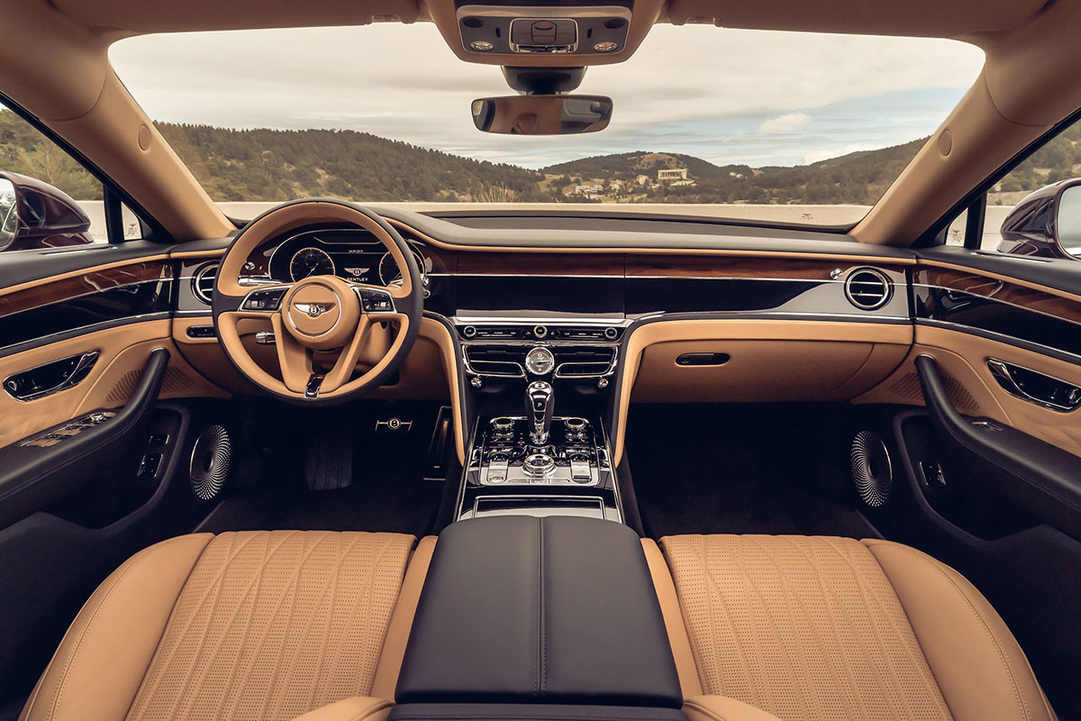 Nội thất của Bentley Flying Spur.