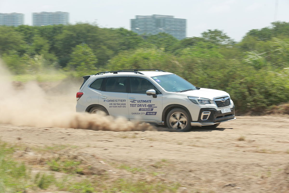 Subaru Forester được đánh giá cao ở khả năng vận hành.