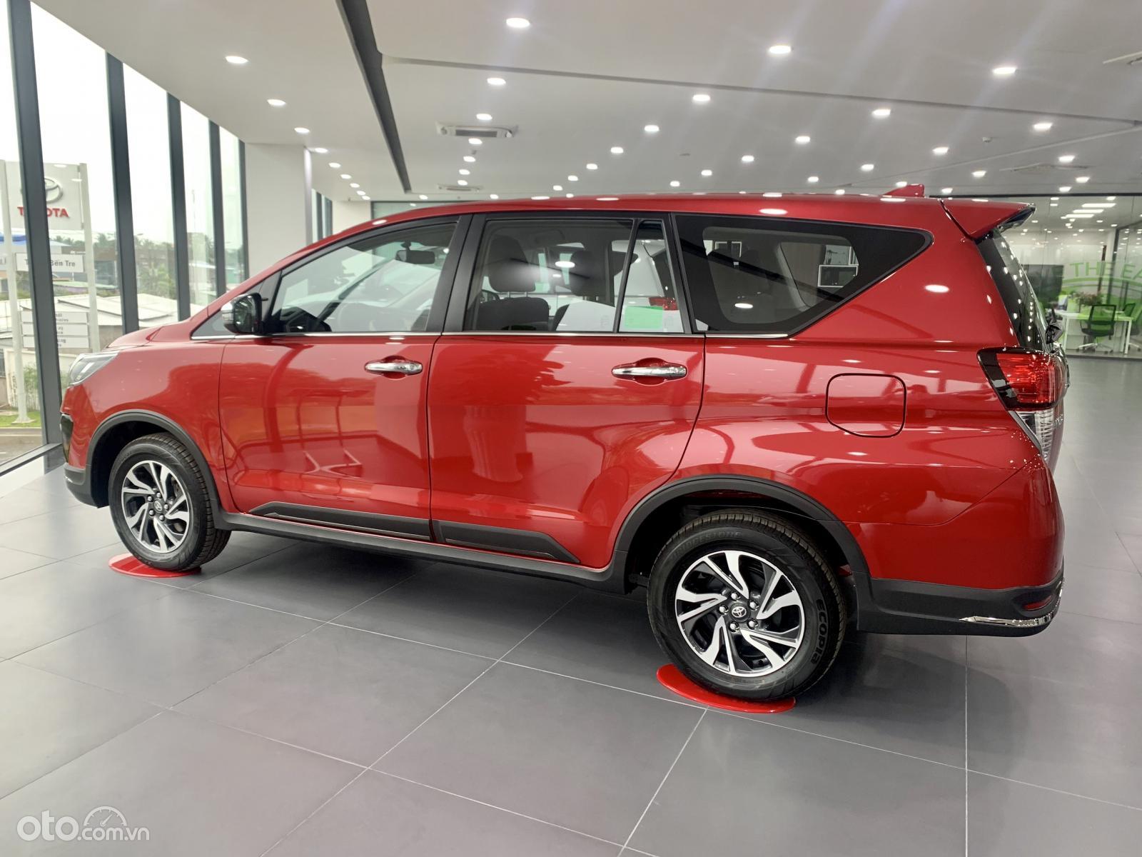 Bán xe Toyota Innova 2021 - sẵn xe giao ngay - nhận ngay nhiều quà