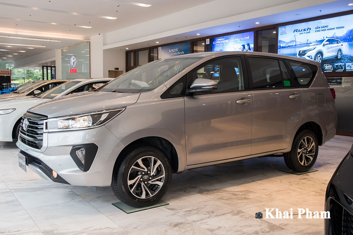 Toyota Innova 1