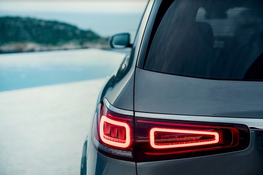 đèn hậu Mercedes-Benz GLS 450 4MATIC.