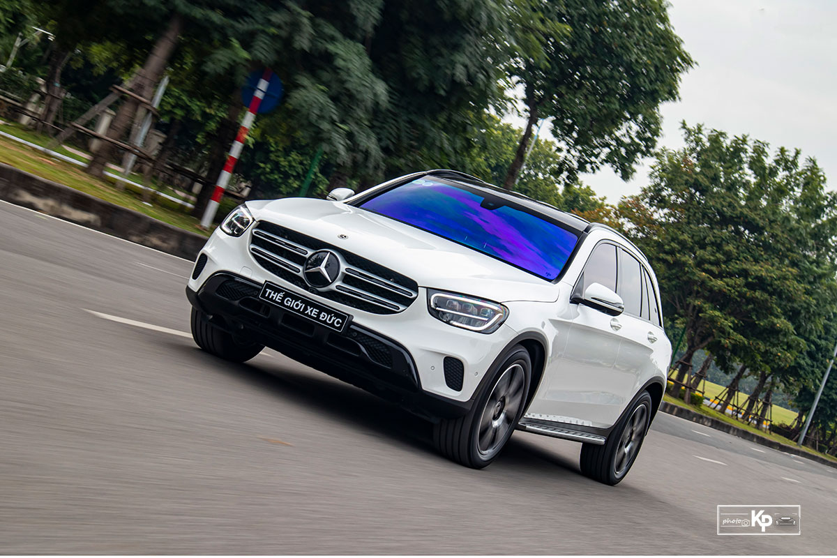 Đánh giá xe Mercedes-Benz GLC 200 4Matic 2021-2022 a21