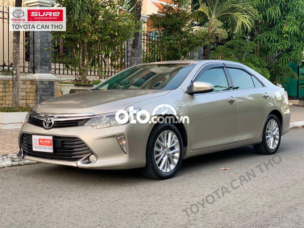 Cần bán xe Toyota Camry sản xuất năm 2018, 830 triệu