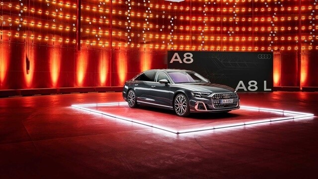 Audi A8 2022.