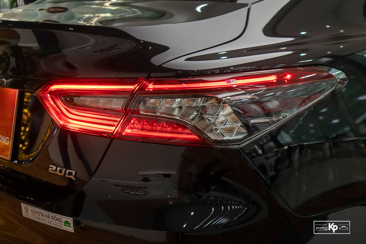 Chi tiết Toyota Camry 2.0Q 2022 vừa về đại lý, phiên bản mới nhiều tiên nghi đáng giá a14