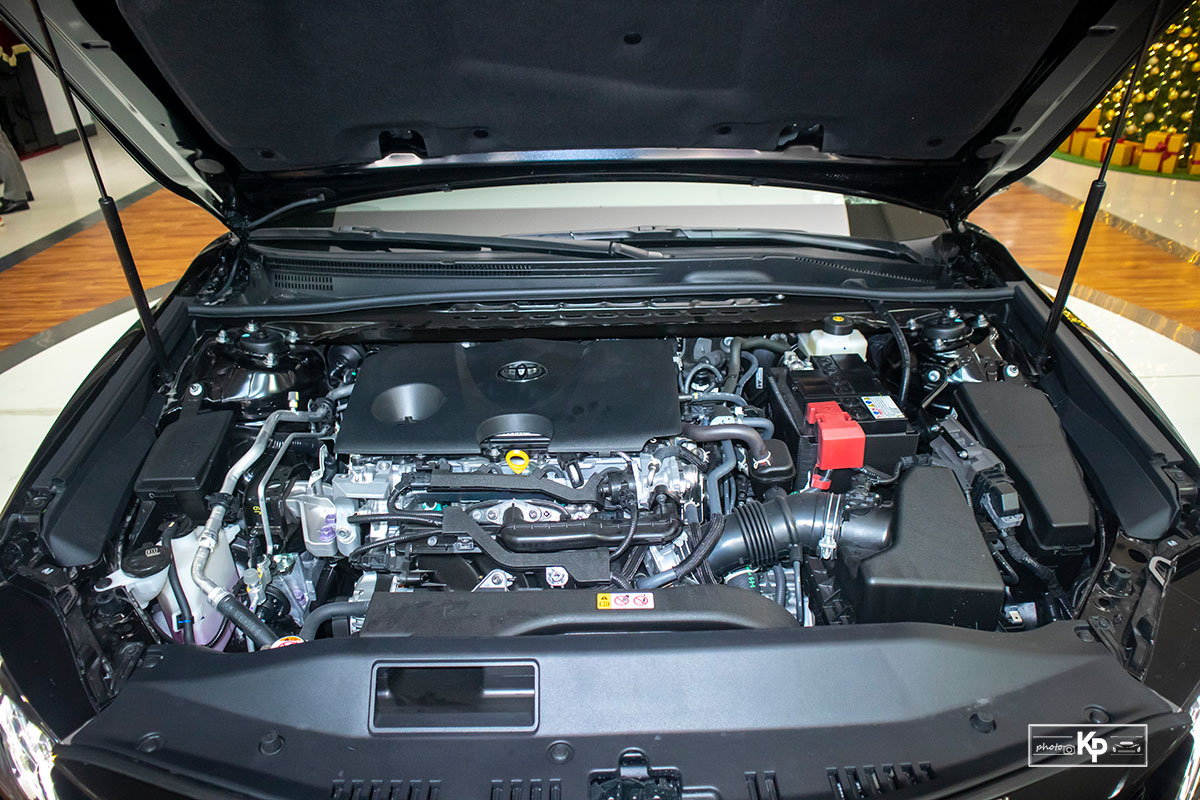 Chi tiết Toyota Camry 2.0Q 2022 vừa về đại lý, phiên bản mới nhiều tiên nghi đáng giá a4