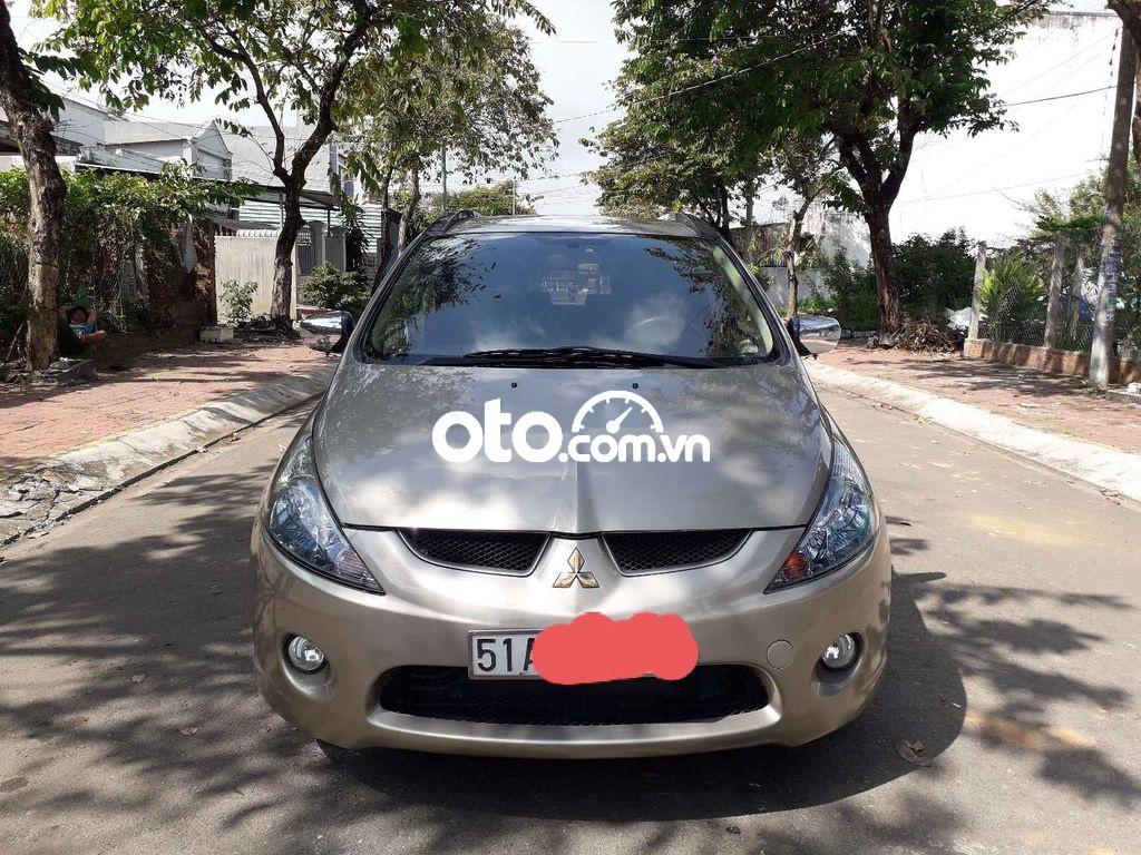 Cần bán xe Mitsubishi Grandis AT 2009, màu xám 