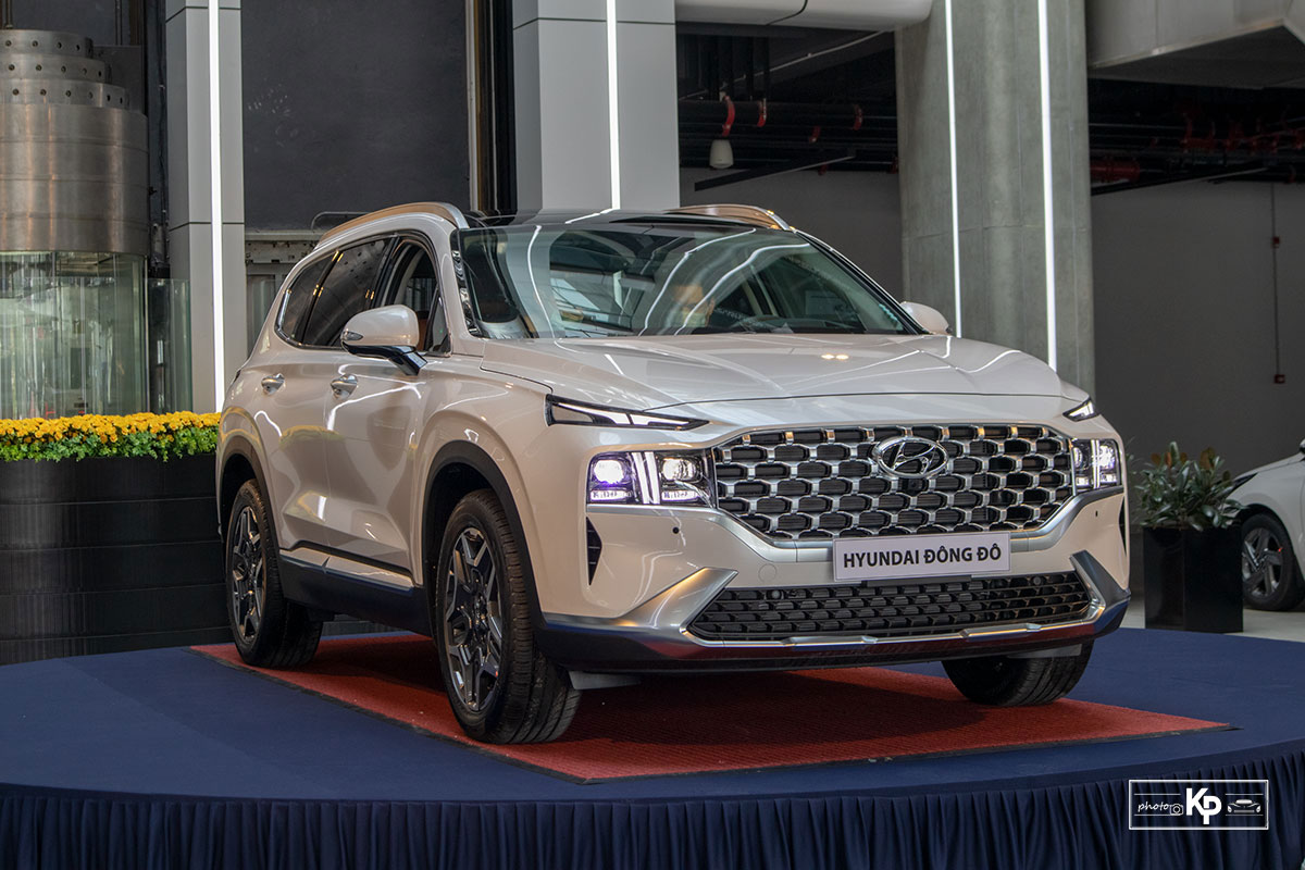 Hyundai Santa Fe 2022 lặng lẽ cập bến đại lý Thêm tính năng, tăng giá bán a1