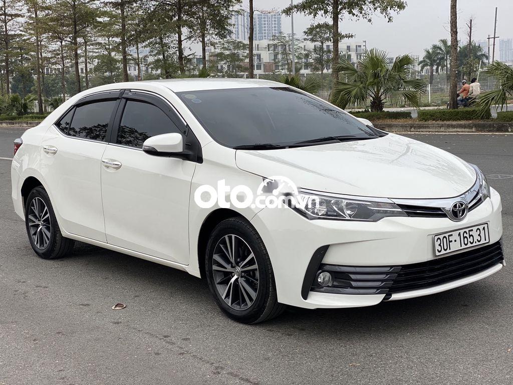 Cần bán gấp Toyota Corolla Altis 1.8G sản xuất năm 2018, màu trắng