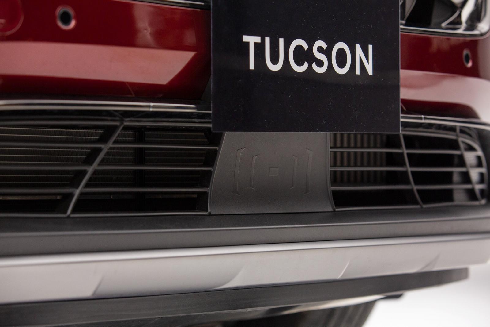 Cản trước Hyundai Tucson 2022 tinh chỉnh hầm hố.