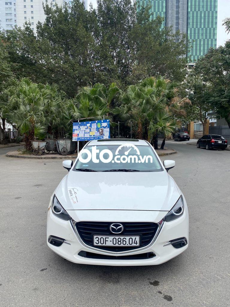 Cần bán lại xe Mazda 3 sản xuất 2018, màu trắng