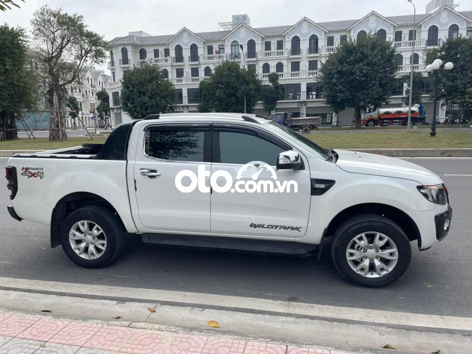 Bán Ford Ranger Wildtrak 2.2 AT sản xuất 2013, màu trắng, xe nhập