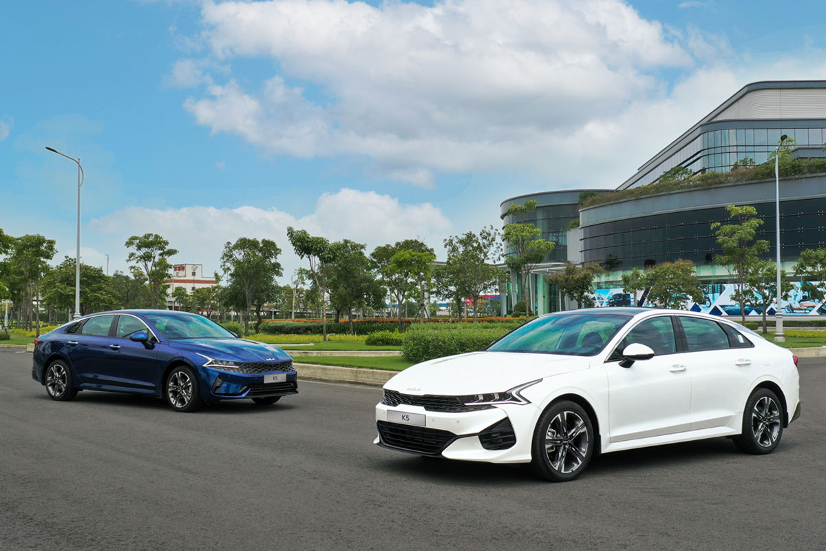 KIA K5 ra mắt khách Việt.
