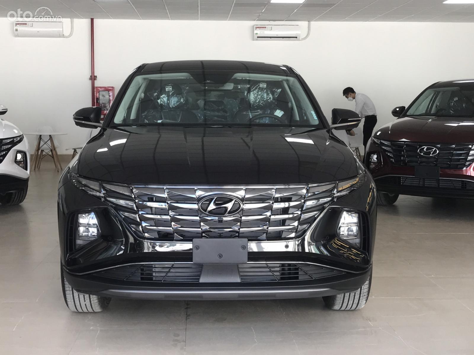 Hyundai Tucson New năm sản xuất 2022, trả trước 190tr, xe có sẵn giao ngay. Giá tốt