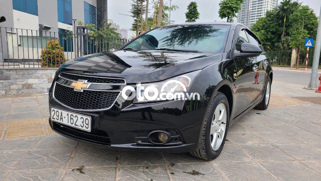 Bán Chevrolet Cruze 1.6MT năm 2011, màu đen