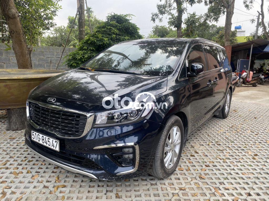 Cần bán gấp Kia Sedona 3.3 GATH sản xuất năm 2018 số tự động