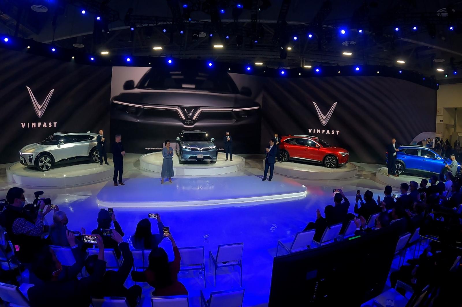 VinFast ra mắt 5 mẫu xe điện tại CES 2022, tuyên bố dồn toàn lực vào xe điện từ cuối năm a5