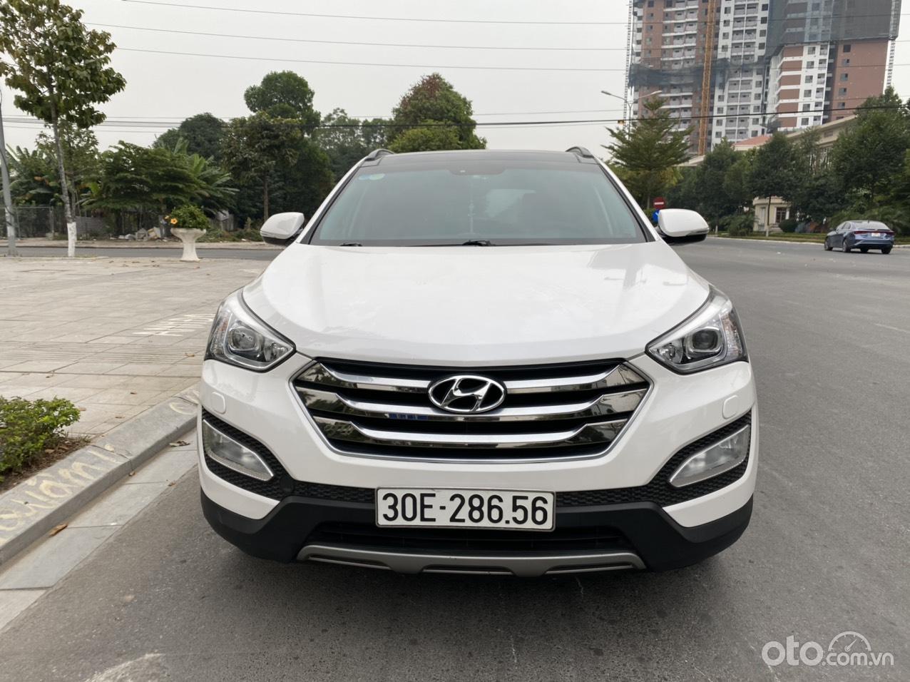 Bán Hyundai Santa Fe năm sản xuất 2015 bản full xăng