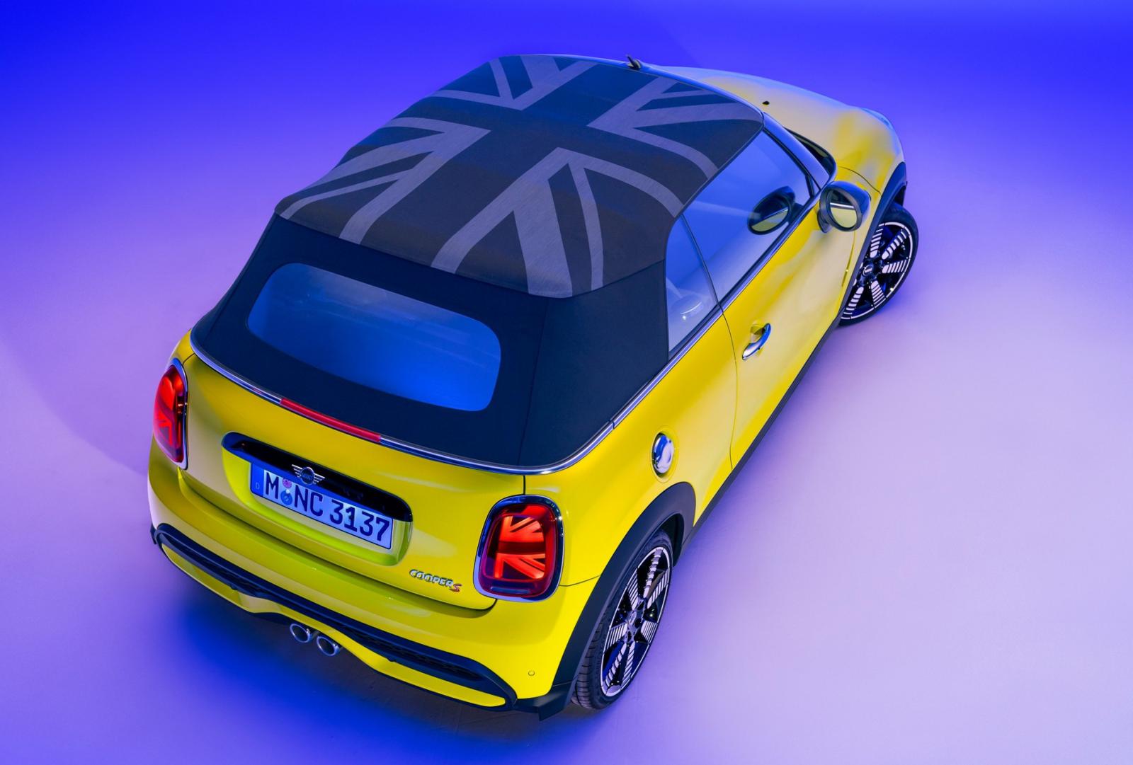 MINI Convertible 2022.