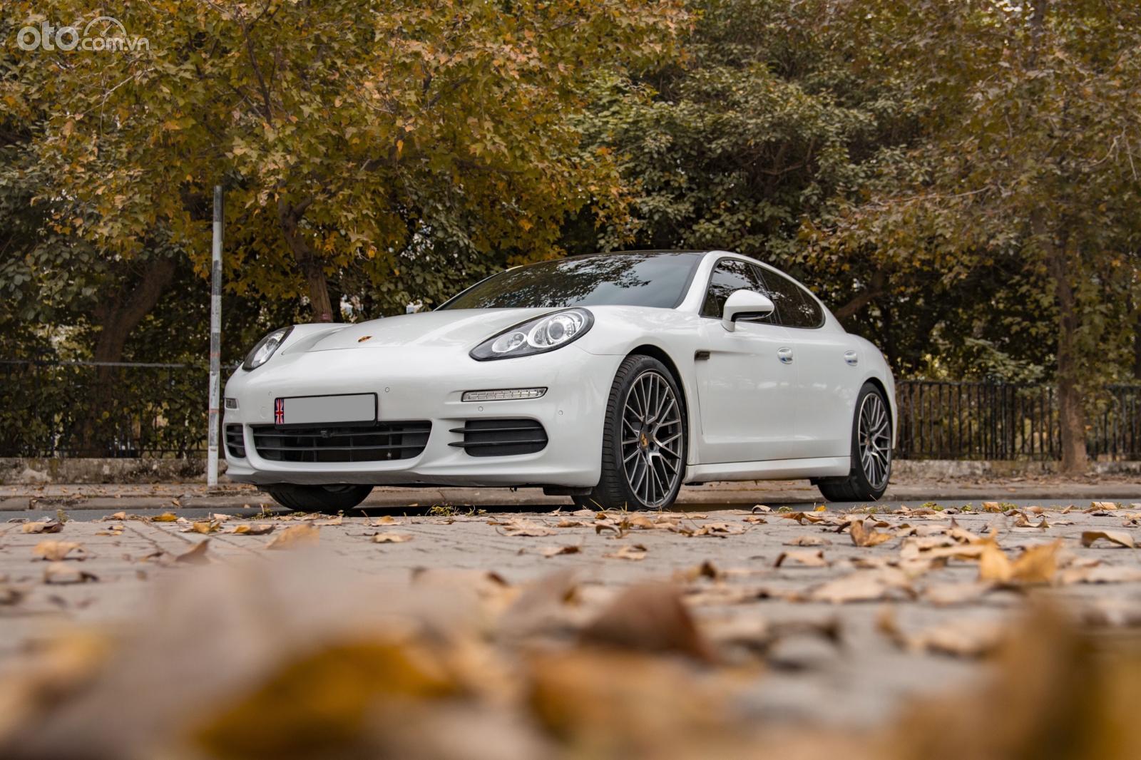 Cần bán gấp Porsche Panamera 3.6L Model 2015 sản xuất 2014