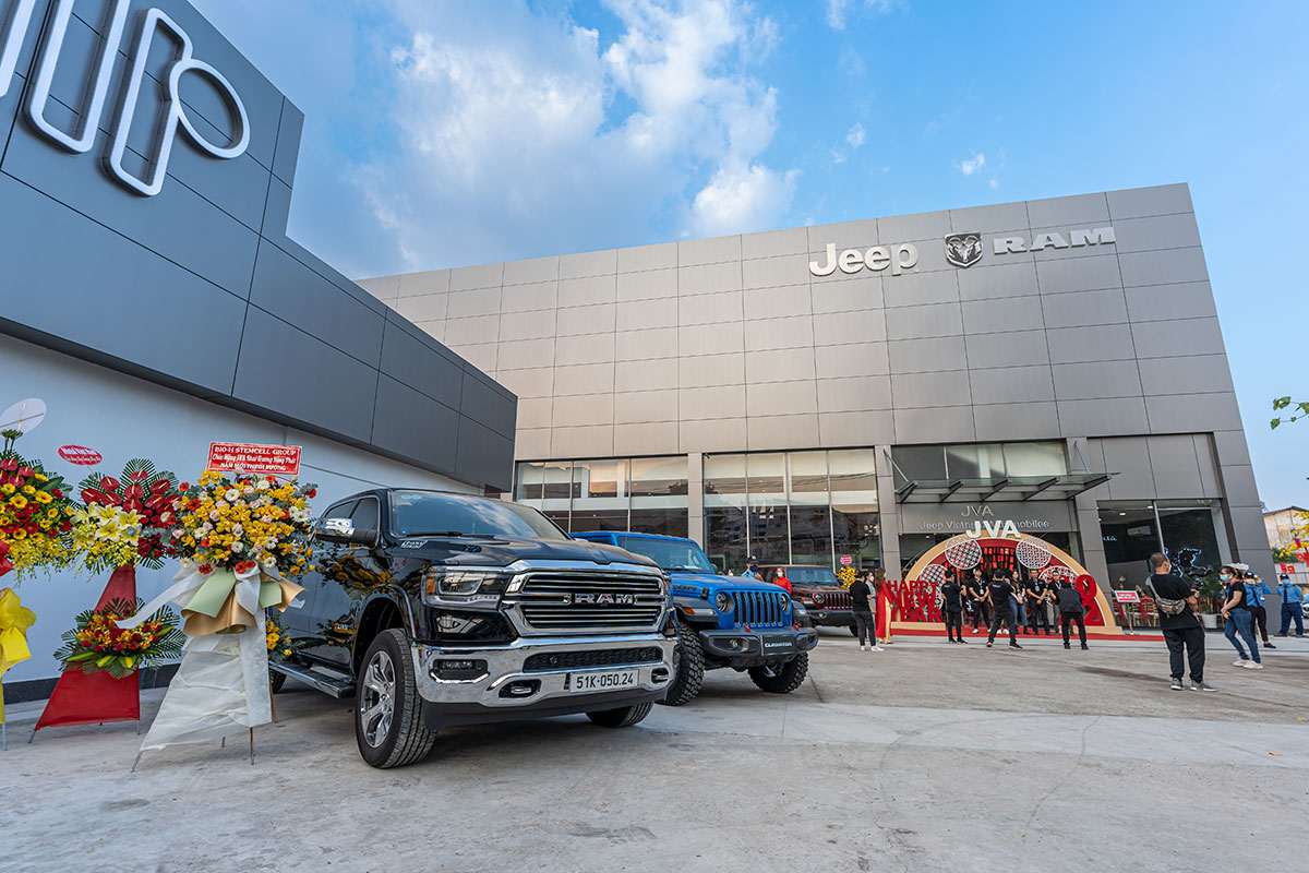 Showroom Jeep 3S thứ 2 tại HCM.
