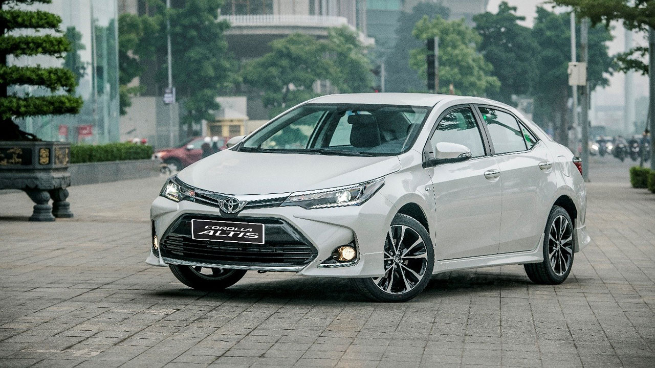 Toyota Corolla Altis khuyến mại tháng 1/2022.