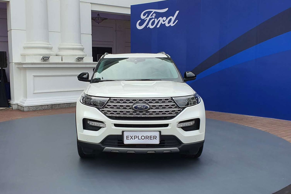 Ford Explorer có sự khác biệt rõ rệt về thiết kế.