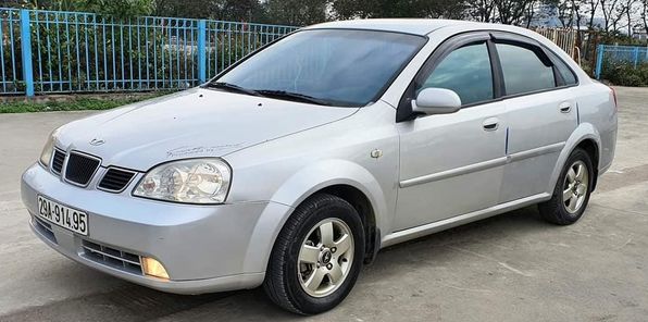 Xe Daewoo Lacetti EX sản xuất năm 2005 màu trắng nhập khẩu