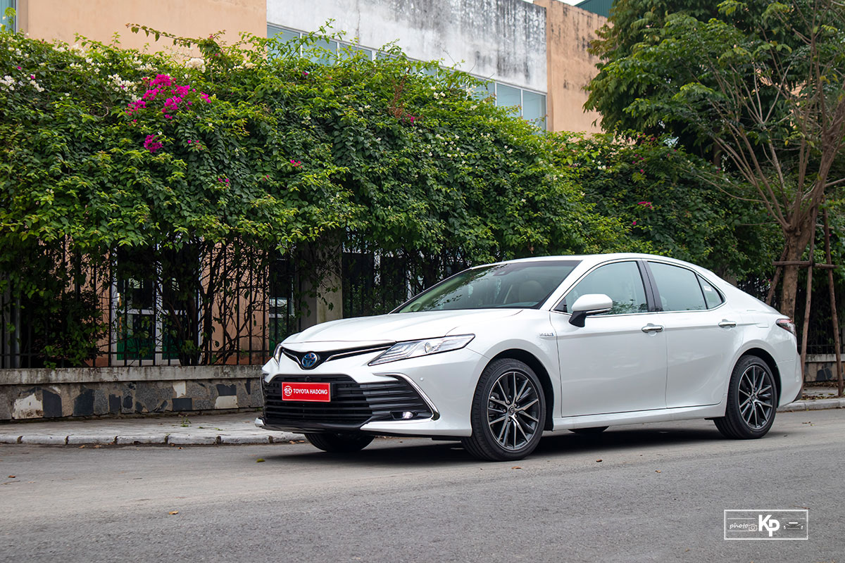 Đánh giá xe Toyota Camry 2022 a6