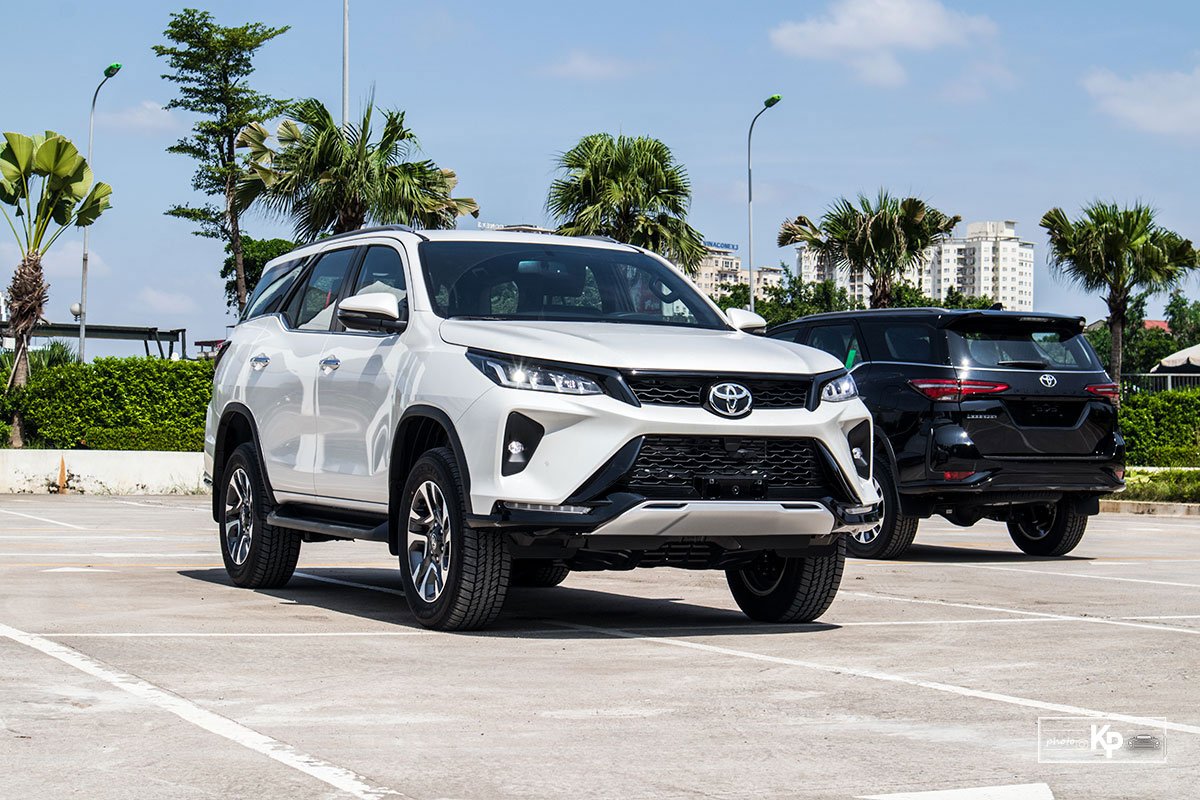 Toyota Fortuner tiếp tục dẫn đầu phân khúc Toyota Fortuner tiếp tục dẫn đầu phân khúc.