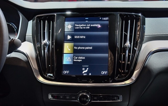 màn hình trung tâm Volvo S60 2022.