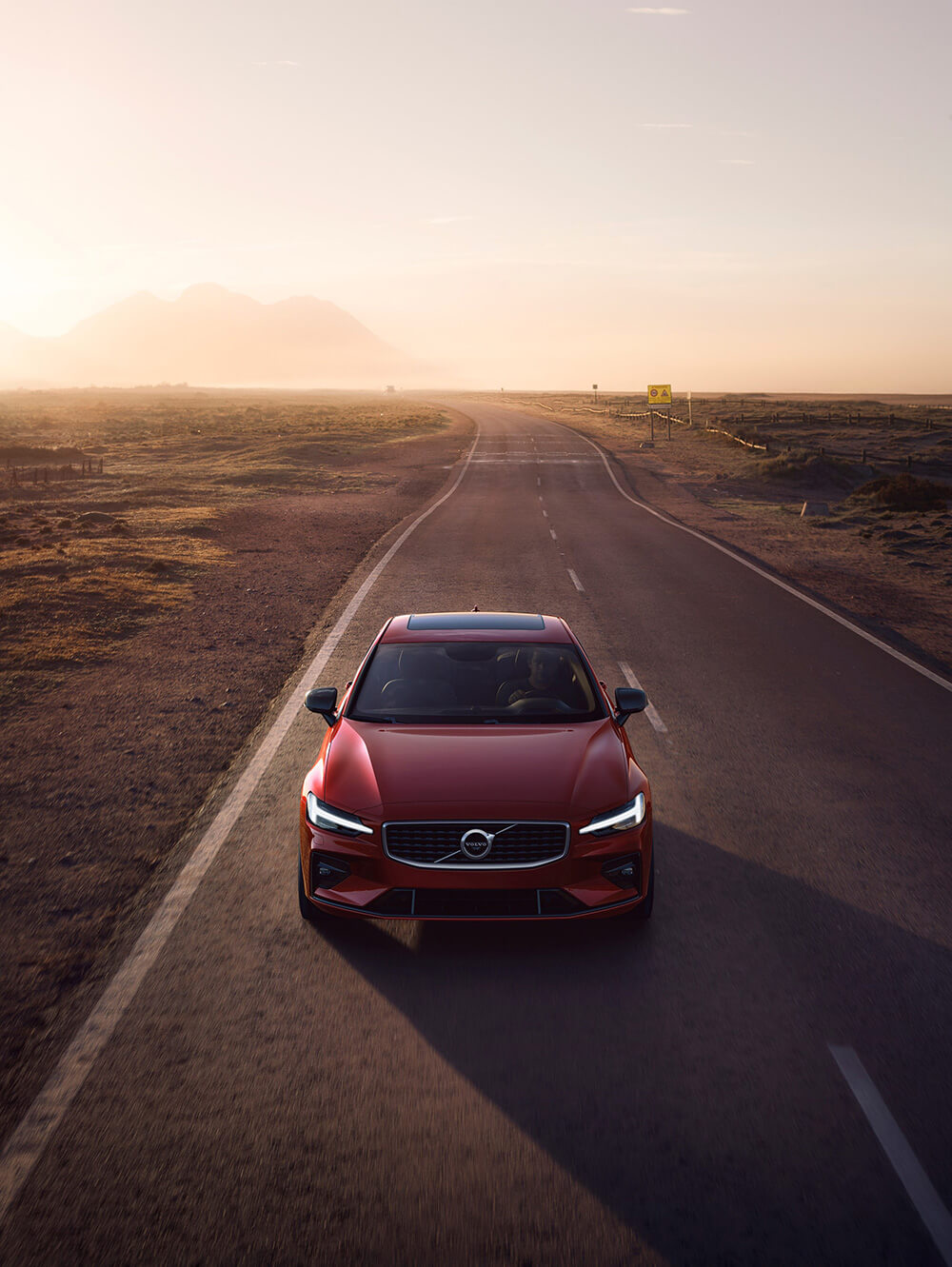 Giá lăn bánh xe Volvo S60 2022.