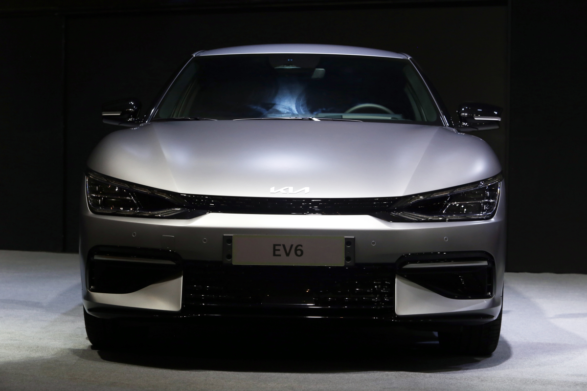 cản xe KIA EV6 2022.