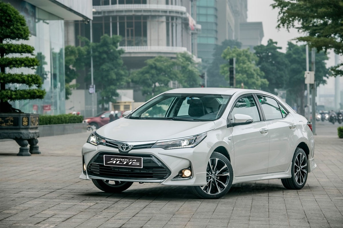 Toyota tung ưu đãi hấp dẫn cho khách mua Corolla Altis, Innova và Wigo trong tháng 2/2022.